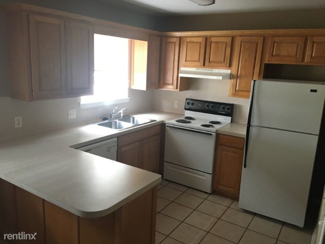 Foto del edificio - 2 br, 1 bath Apartment - 895 S Hill St
