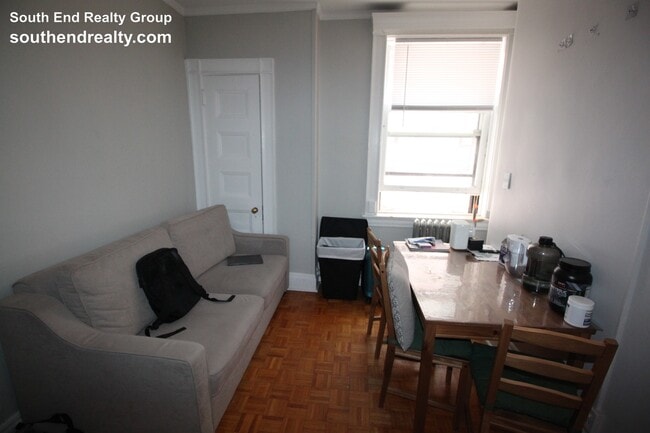 Building Photo - 21 Beacon St
