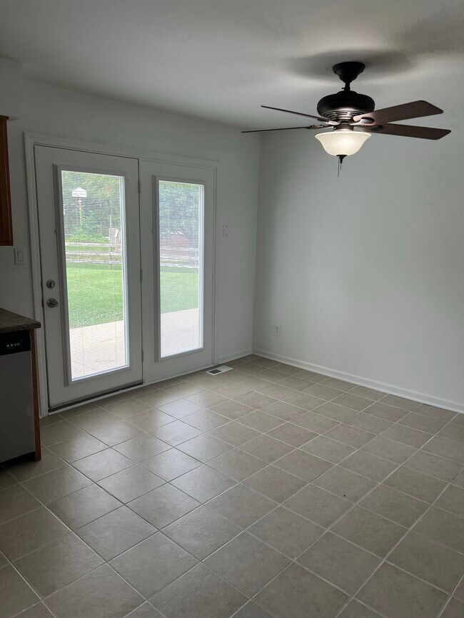 Foto del edificio - 5109 McCullom Lake Rd