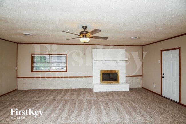 Foto del edificio - 2422 Chestnut Log Ln