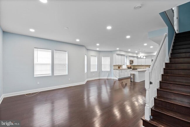 Building Photo - 5104 Midwood Ave