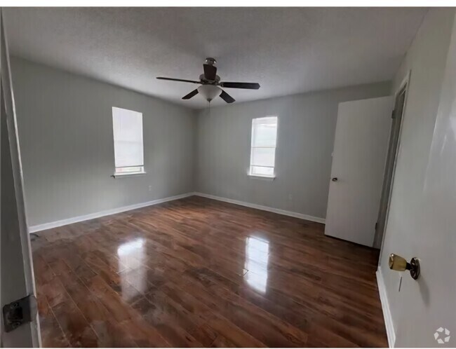 Building Photo - 9400 Hayne Blvd