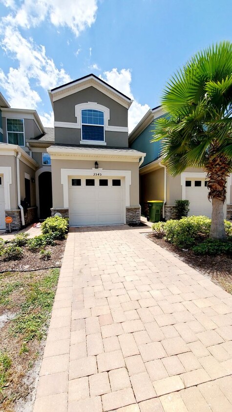 Primary Photo - Great Townhouse in Gated Community