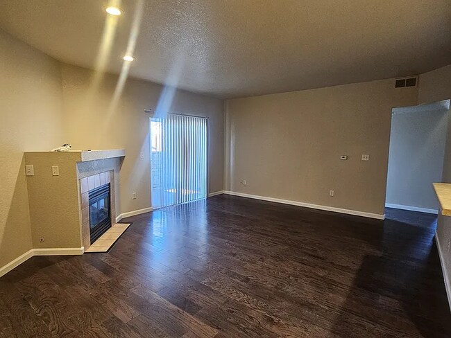 Foto del edificio - 875 E 78th Ave
