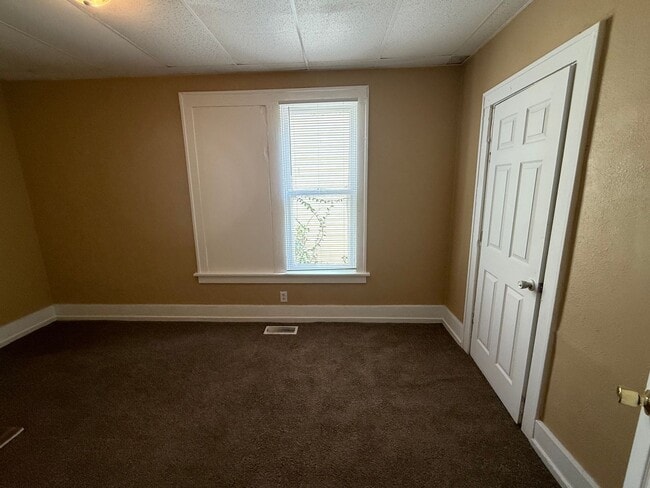 Building Photo - 1303 E Jackson St