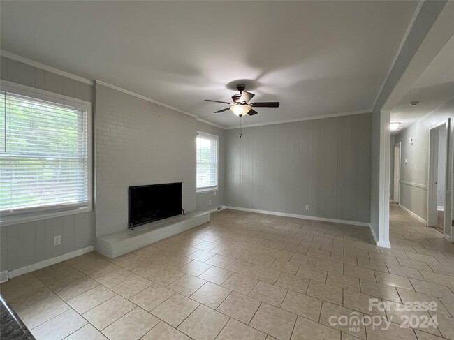 Building Photo - 17120 Green Hill Rd