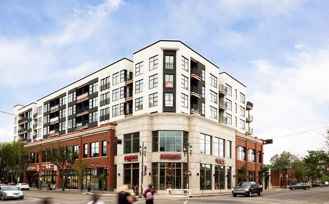 Building Photo - Raymond Block