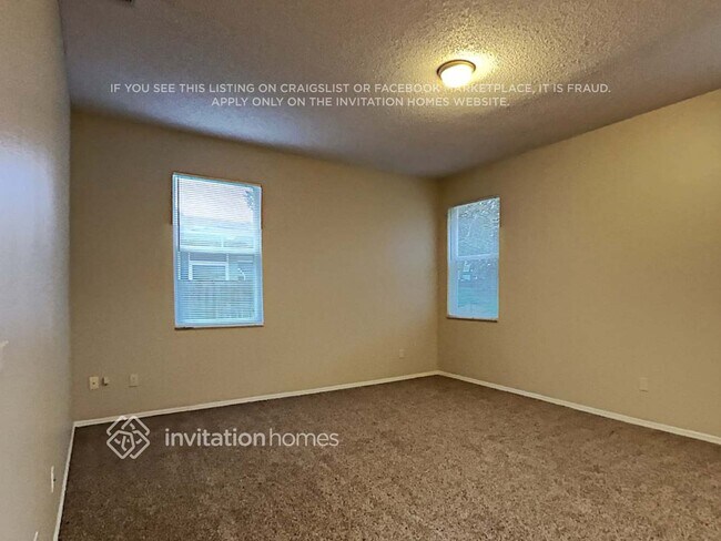 Foto del edificio - 2430 Leaning Pine St