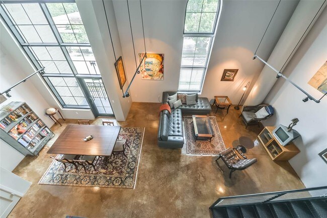 Foto del edificio - 1005 S Shepherd Dr