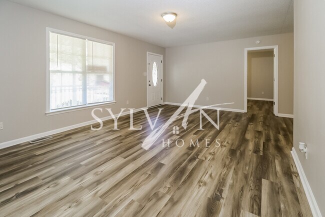 Building Photo - This cute 3BR, 2BA home is move-in ready