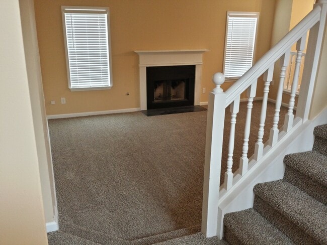 Building Photo - Impressive 4 bedroom and 3 bath home!