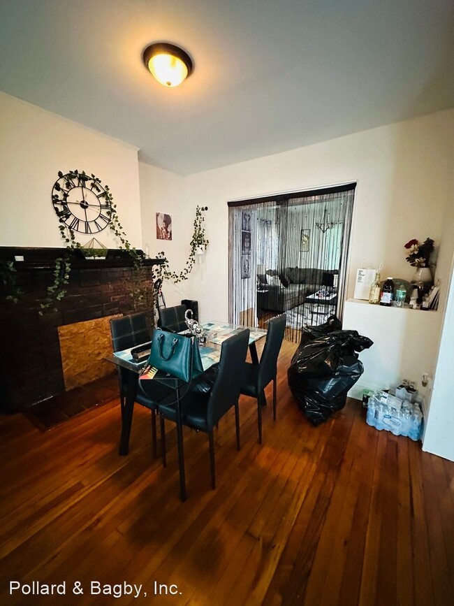 Building Photo - 3 br, 2.5 bath House - 3417 Delaware Ave.