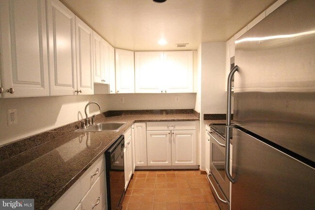 Foto del edificio - 3 Washington Cir NW
