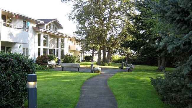 Building Photo - 213 East Prairie-#213