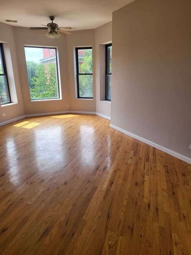 Building Photo - 4747 S Vincennes Ave