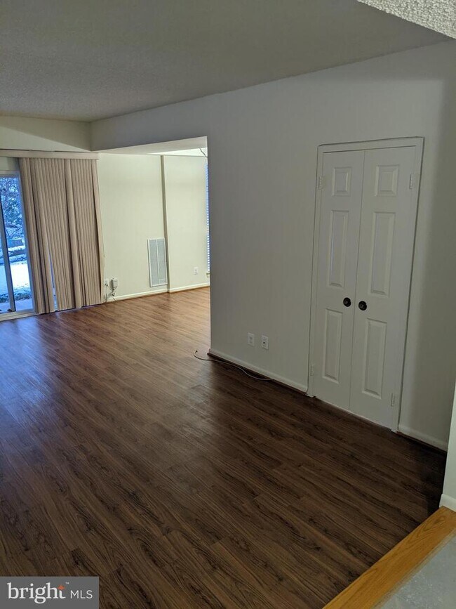 Foto del edificio - 11841 Shire Ct