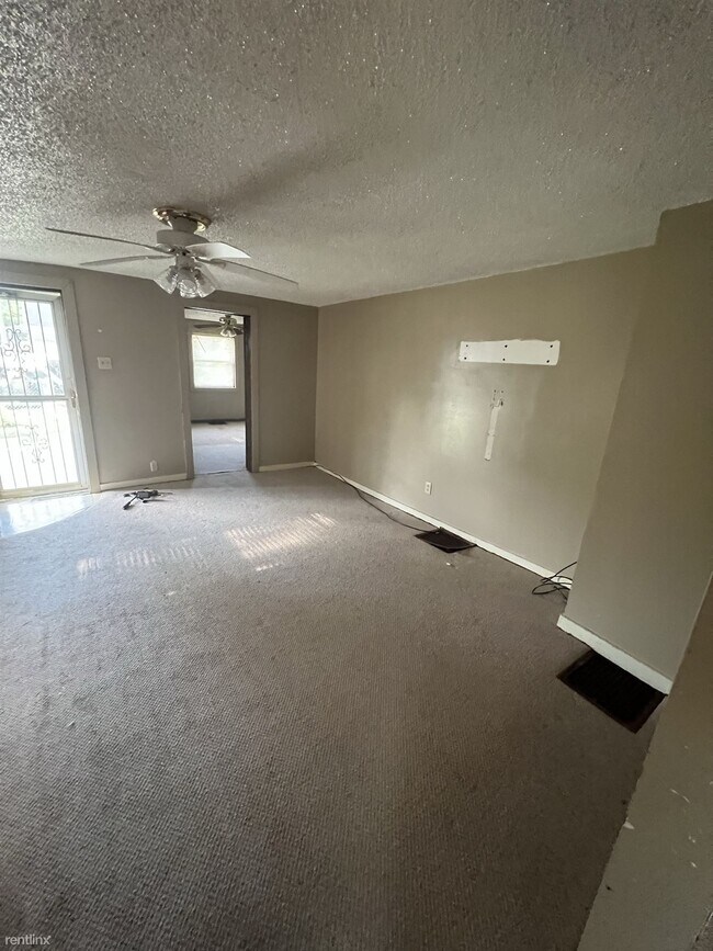 Foto del edificio - 3 br, 1 bath House - 403 East Division Street