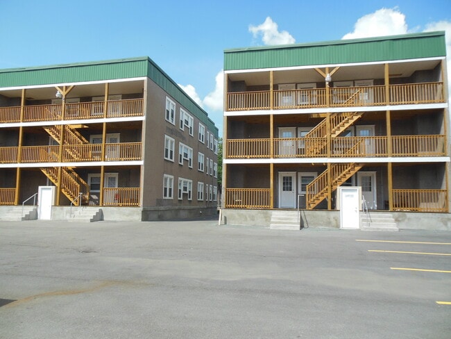 Building Photo - 207 Main St