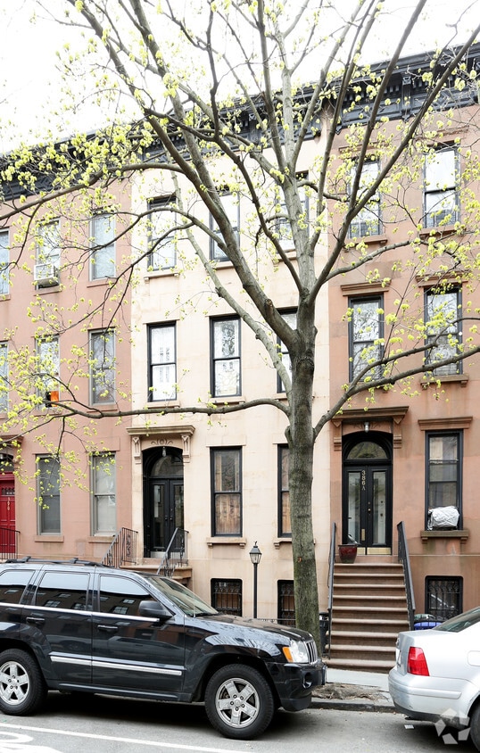 Primary Photo - 388 Sackett St