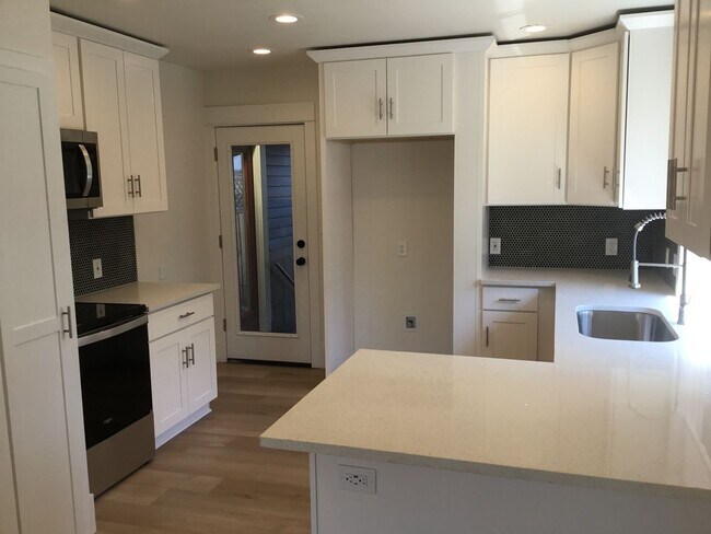Foto del edificio - GOURMET KITCHEN/OPEN FLOOR PLAN