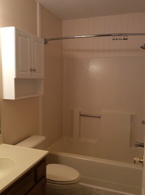 Building Photo - 118 N Overland Dr