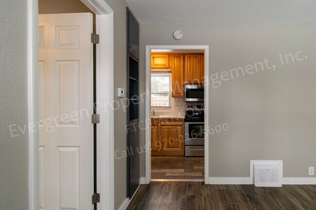 Building Photo - 207 E Stuart St