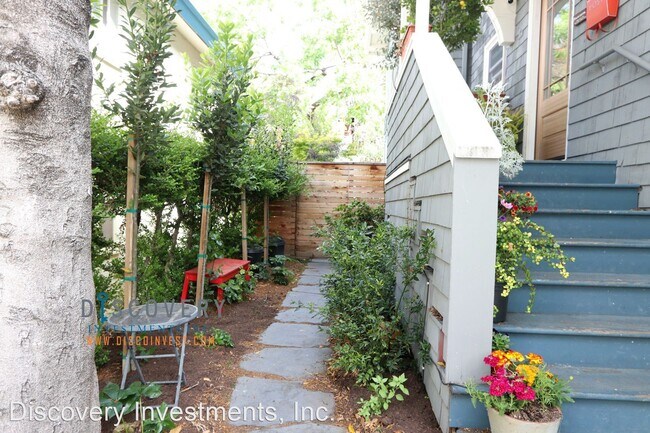 Foto del edificio - 4 br, 2.5 bath House - 2825 Palm Ct.