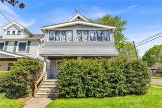 Building Photo - 8517 Rosewood Ave