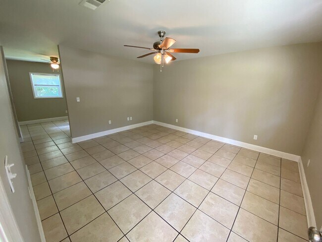 Foto del edificio - 2/1 Duplex off N. Monroe