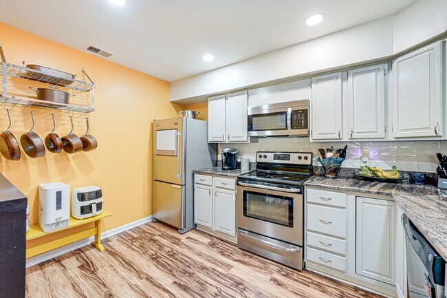 Foto del edificio - 2241 Lovedale Ln