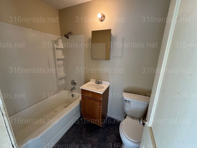 Foto del edificio - $675 - 1 bed 1 bath - Duplex