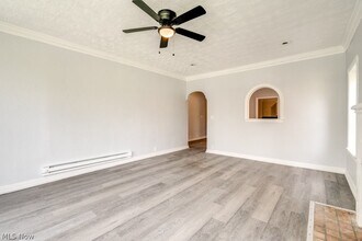 Building Photo - 2840 S Moreland Blvd