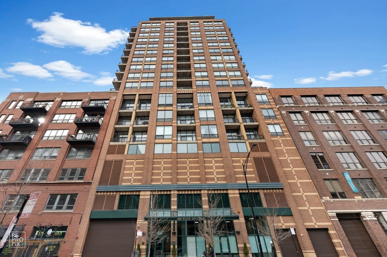 Primary Photo - 400 W Ontario St