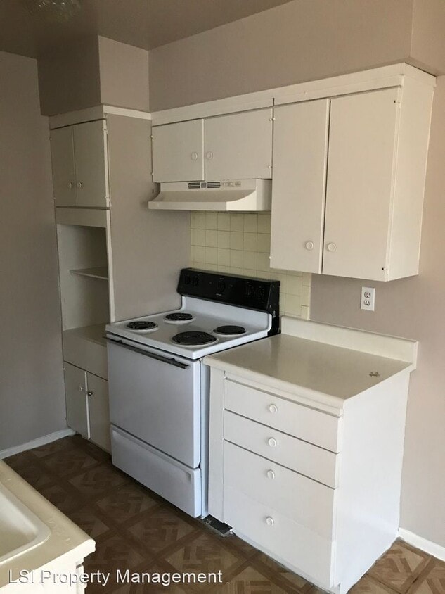 Primary Photo - 2630 Sherwood St