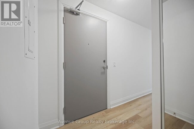 Building Photo - 3220 Sheppard Ave E