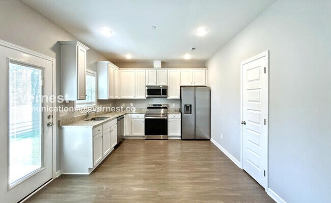 Foto del edificio - Limited Time Special Offer - Waived Admini...