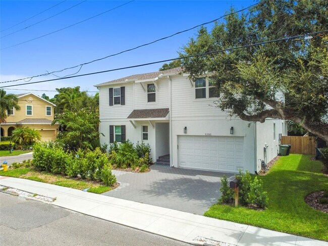 Foto del edificio - 5700 Interbay Blvd