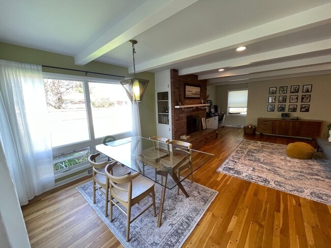 Building Photo - Four Bedroom Single Family Home in West La...