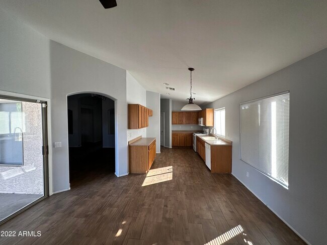 Building Photo - 2902 E Indian Wells Pl
