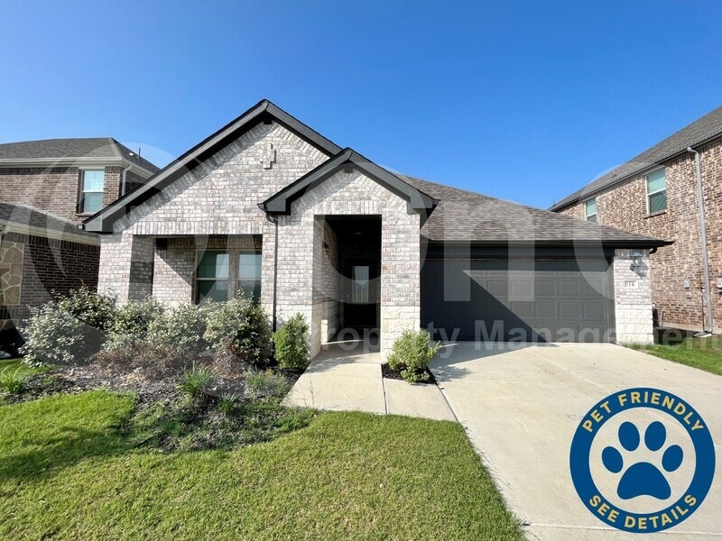 Foto principal - 516 Taylor Dr