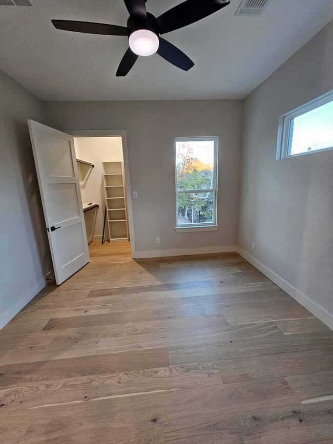 Foto del edificio - 390 Michael Ln