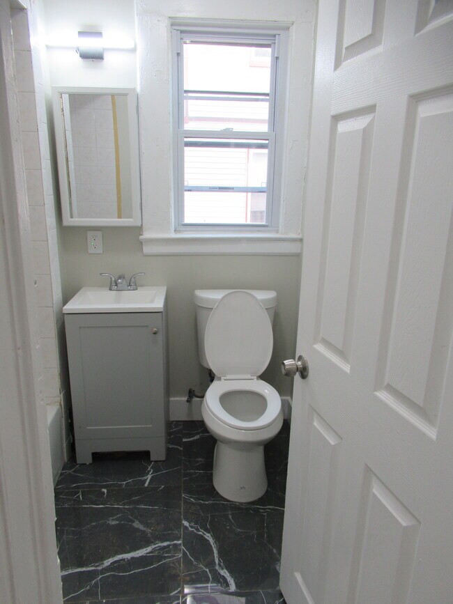 Building Photo - 56 Durand Pl