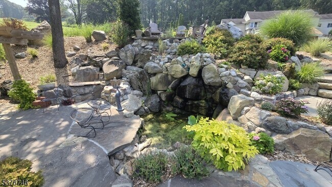 Building Photo - 66 Danville Mountain Rd