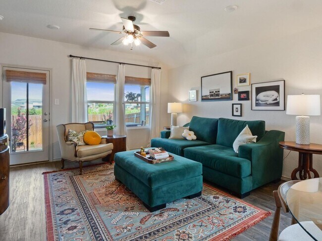 Foto del edificio - Greenbelt Home in San Marcos