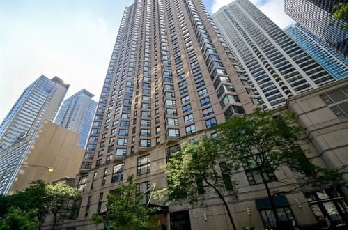 Photo - 401 E Ontario St (Chicago, IL)