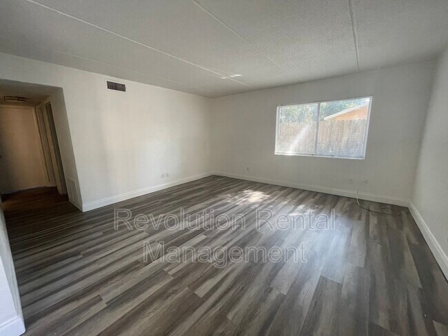 Building Photo - 1625 Espanola Ave