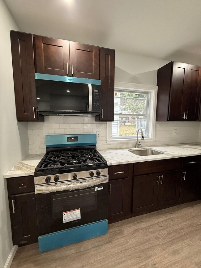 Foto del edificio - 407 Elm St