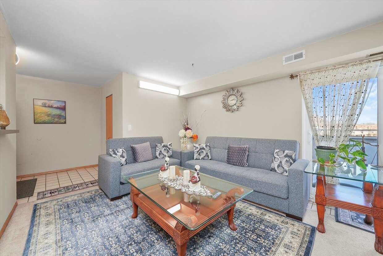 Primary Photo - 1460 Fairlane Dr