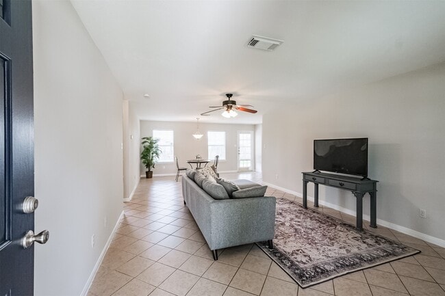 Building Photo - 16783 N Bob White Dr