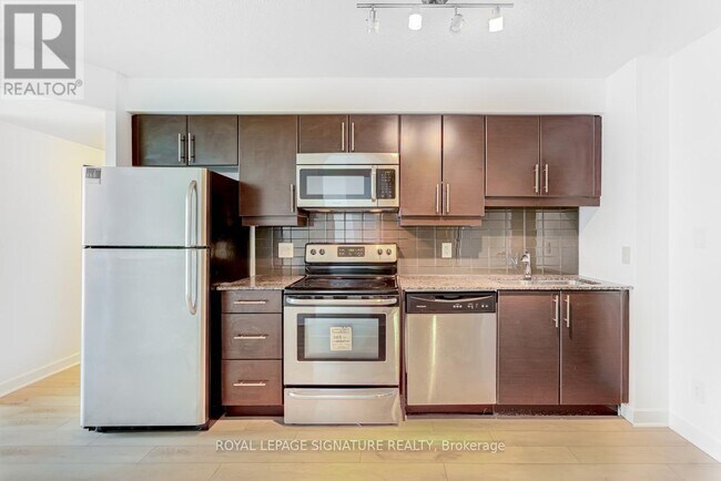 Photo du bâtiment - 33 Bay St.